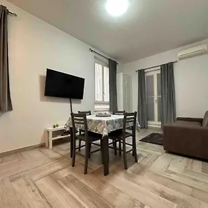 Family Flat Near Metro A Roma